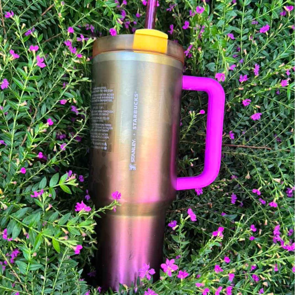 New Starbucks Stanley Summer Sunset Oil Slick Quencher 40 oz Tumbler